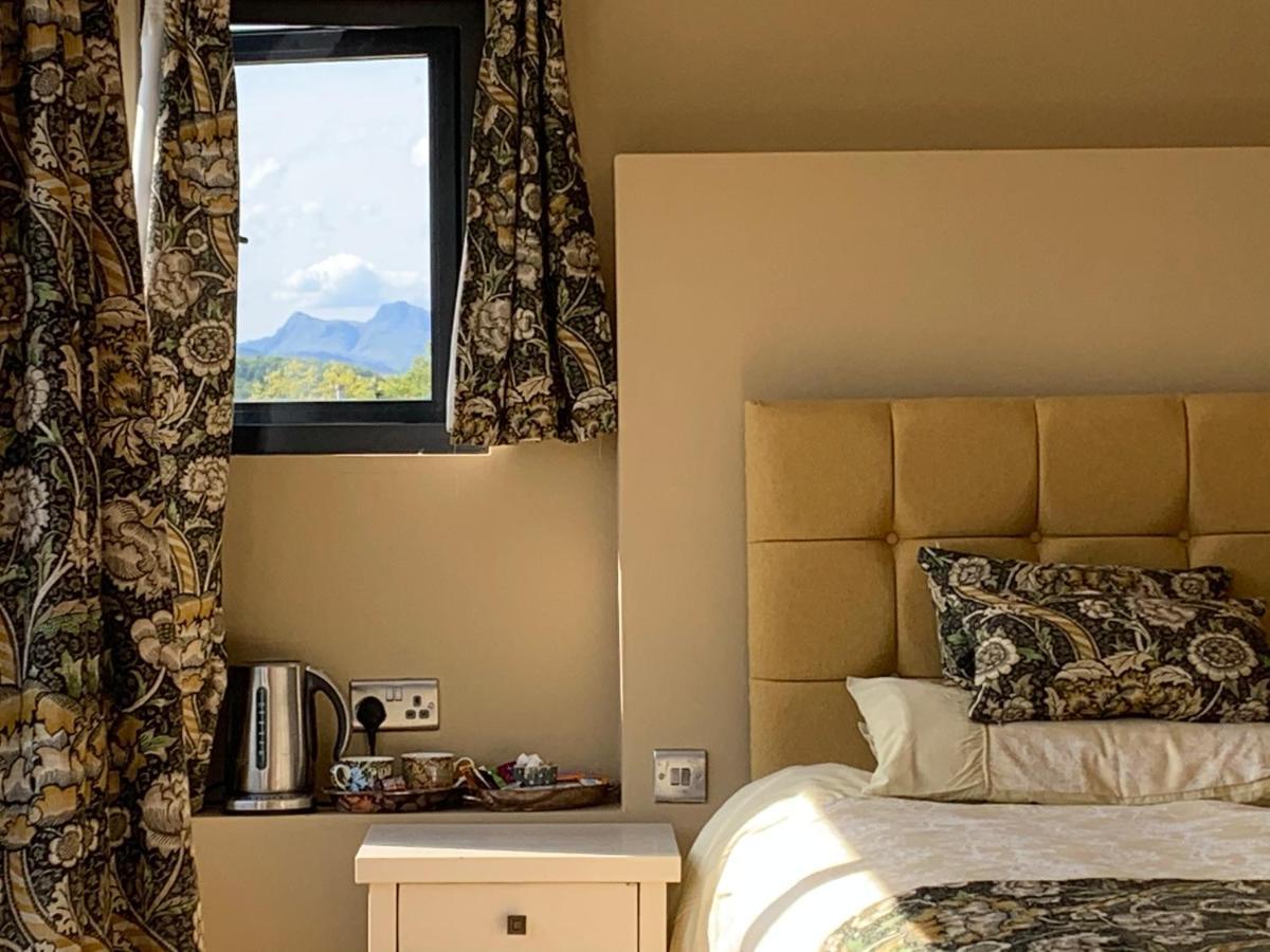 The Penthouse Bowness Luxury Loft Jacuzzi Bath & Complimentary Lakeview Spa Membership Esterno foto