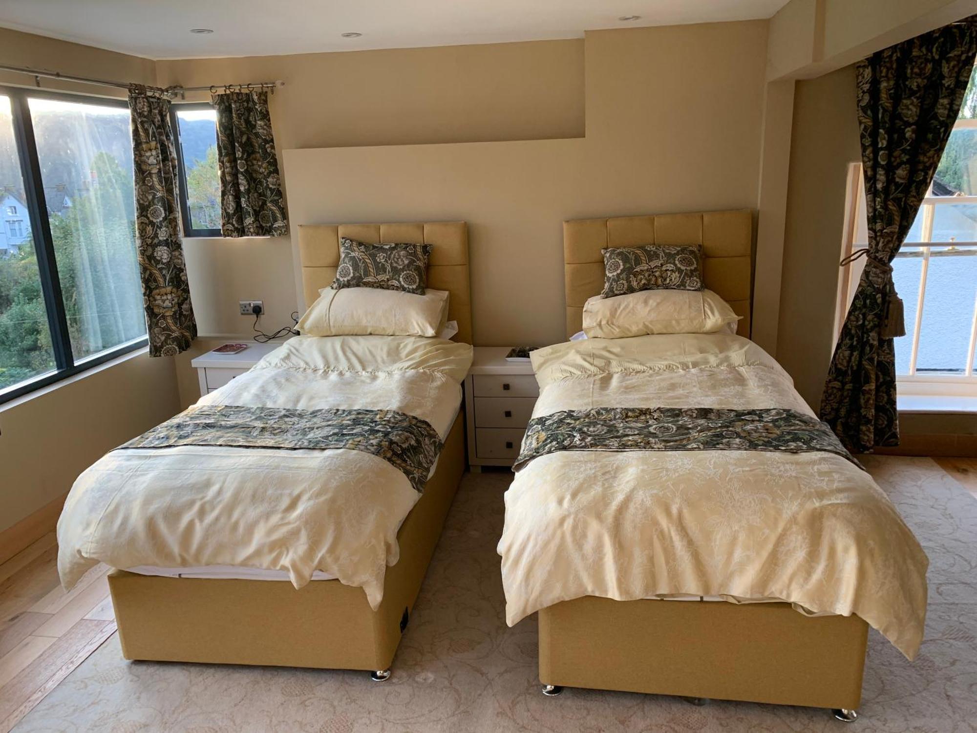 The Penthouse Bowness Luxury Loft Jacuzzi Bath & Complimentary Lakeview Spa Membership Esterno foto