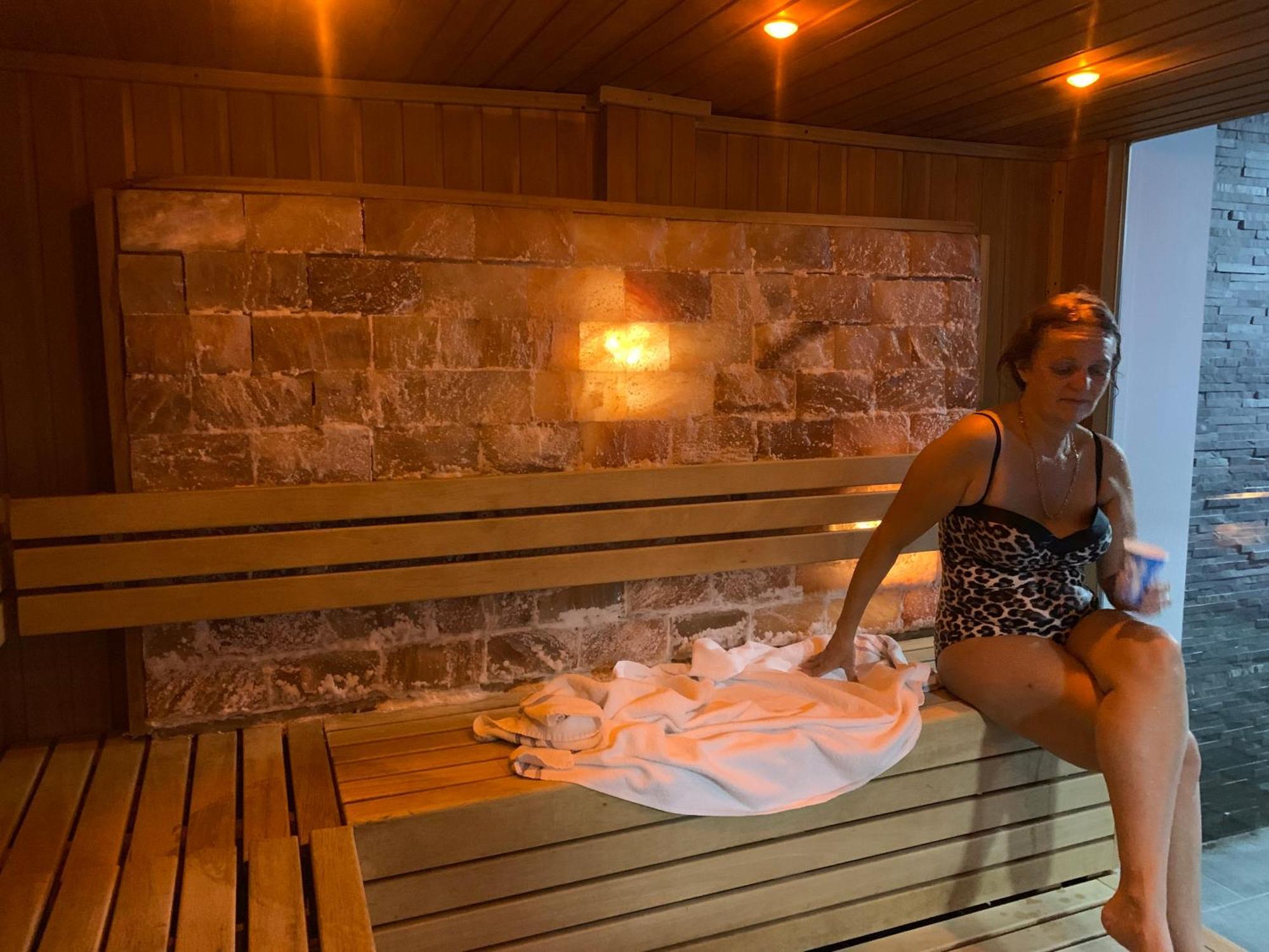 The Penthouse Bowness Luxury Loft Jacuzzi Bath & Complimentary Lakeview Spa Membership Esterno foto